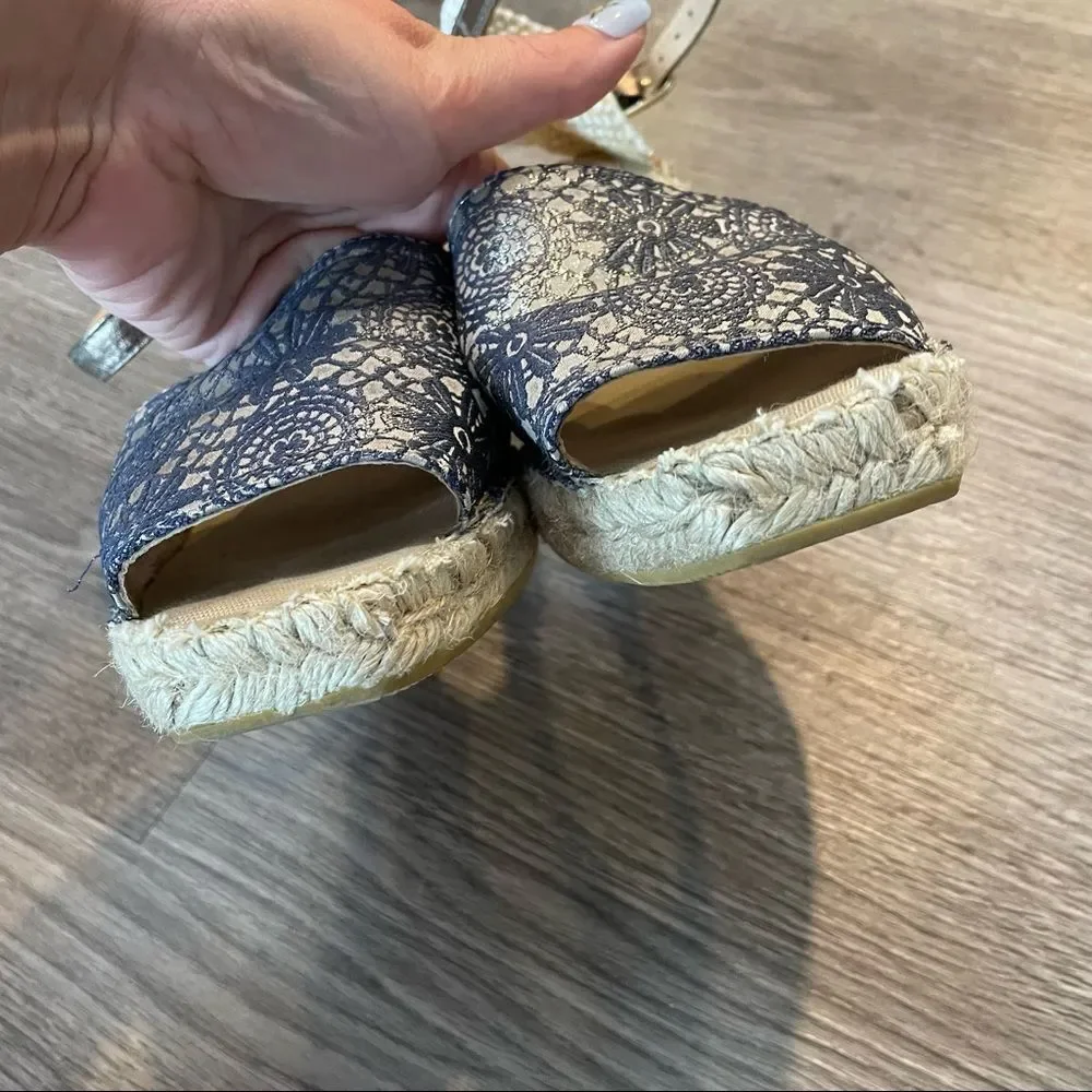 VIDORETTA Gray Silver Metallic Floral Espadrille Wedge Sandals
